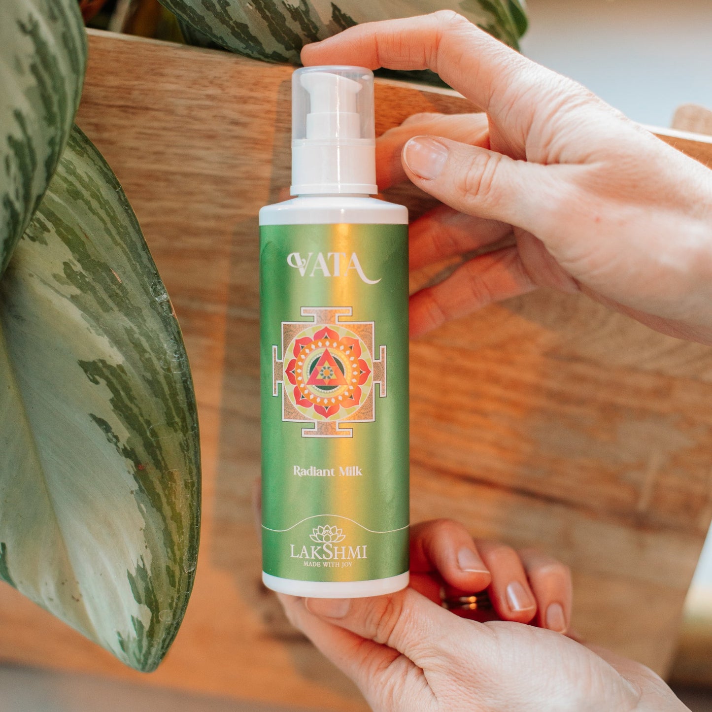 Vata Reinigingsmelk (Mango) | Droge huid | 200 ml